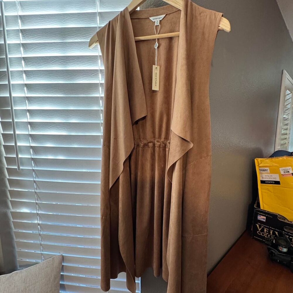 NWT Max-Studio Women's Tan Vest